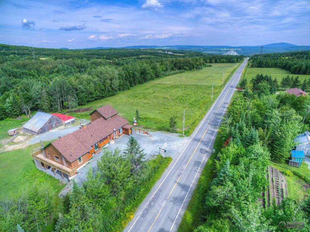 Le Gite Ambrelane Thetford Mines Exterior photo