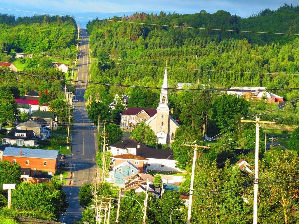Le Gite Ambrelane Thetford Mines Exterior photo